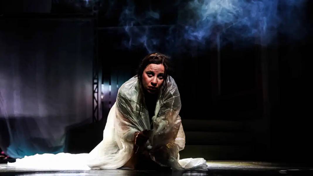 Antalya Şehir Tiyatroları 42. Kez Perdelerini Açıyor 12